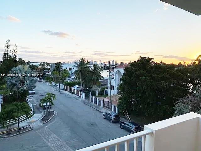 1455 N Treasure Dr 4N