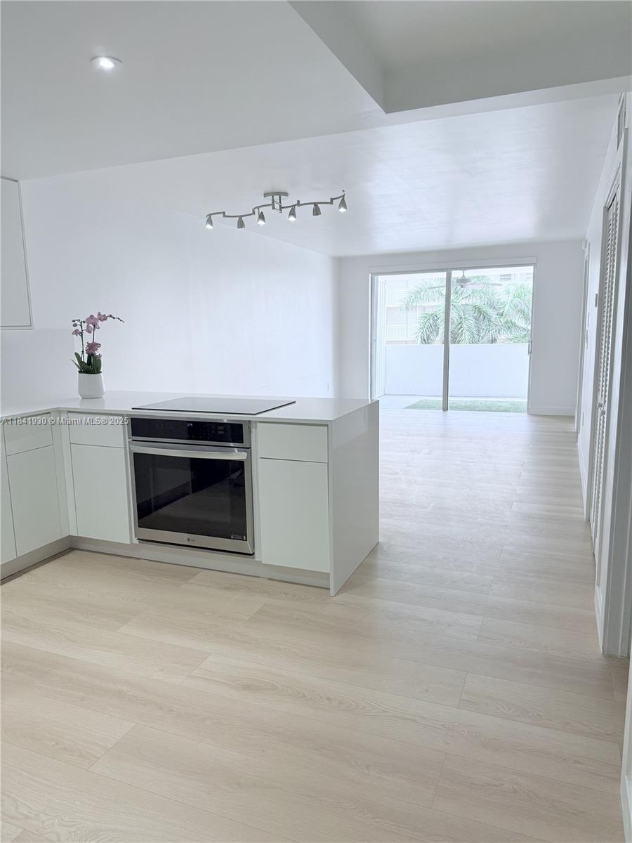 1331 Lincoln Rd 502