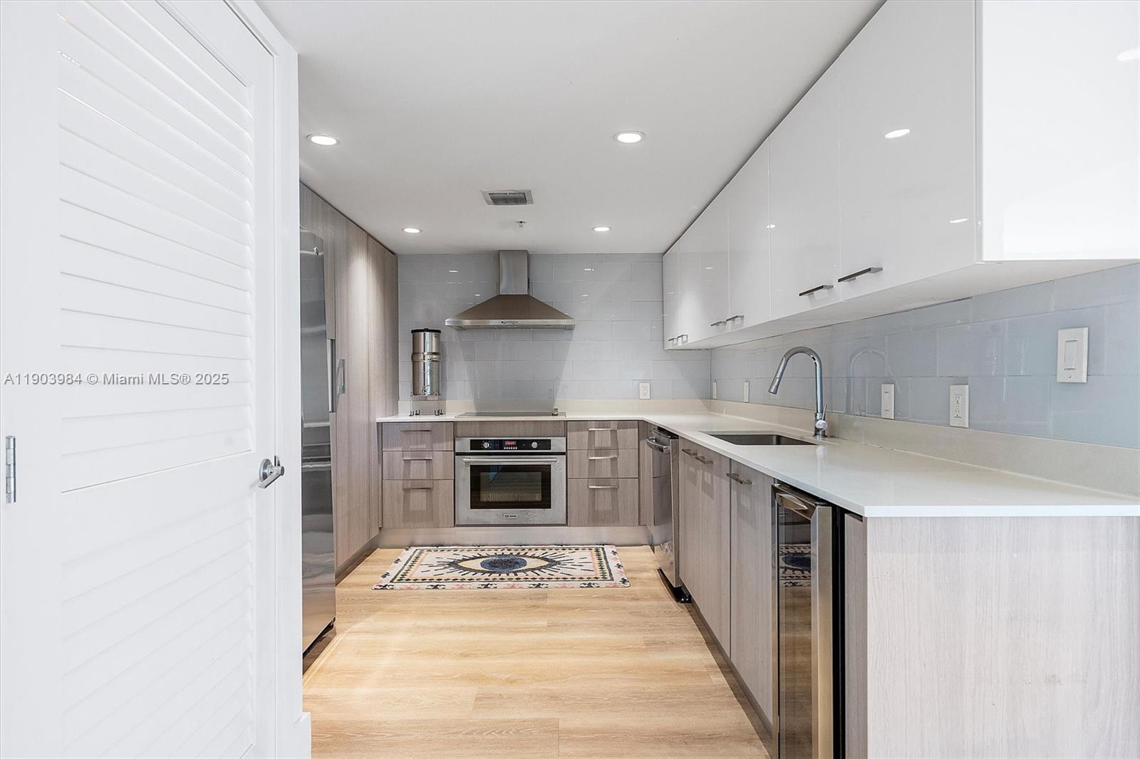 THE PALMS CONDO - Residential