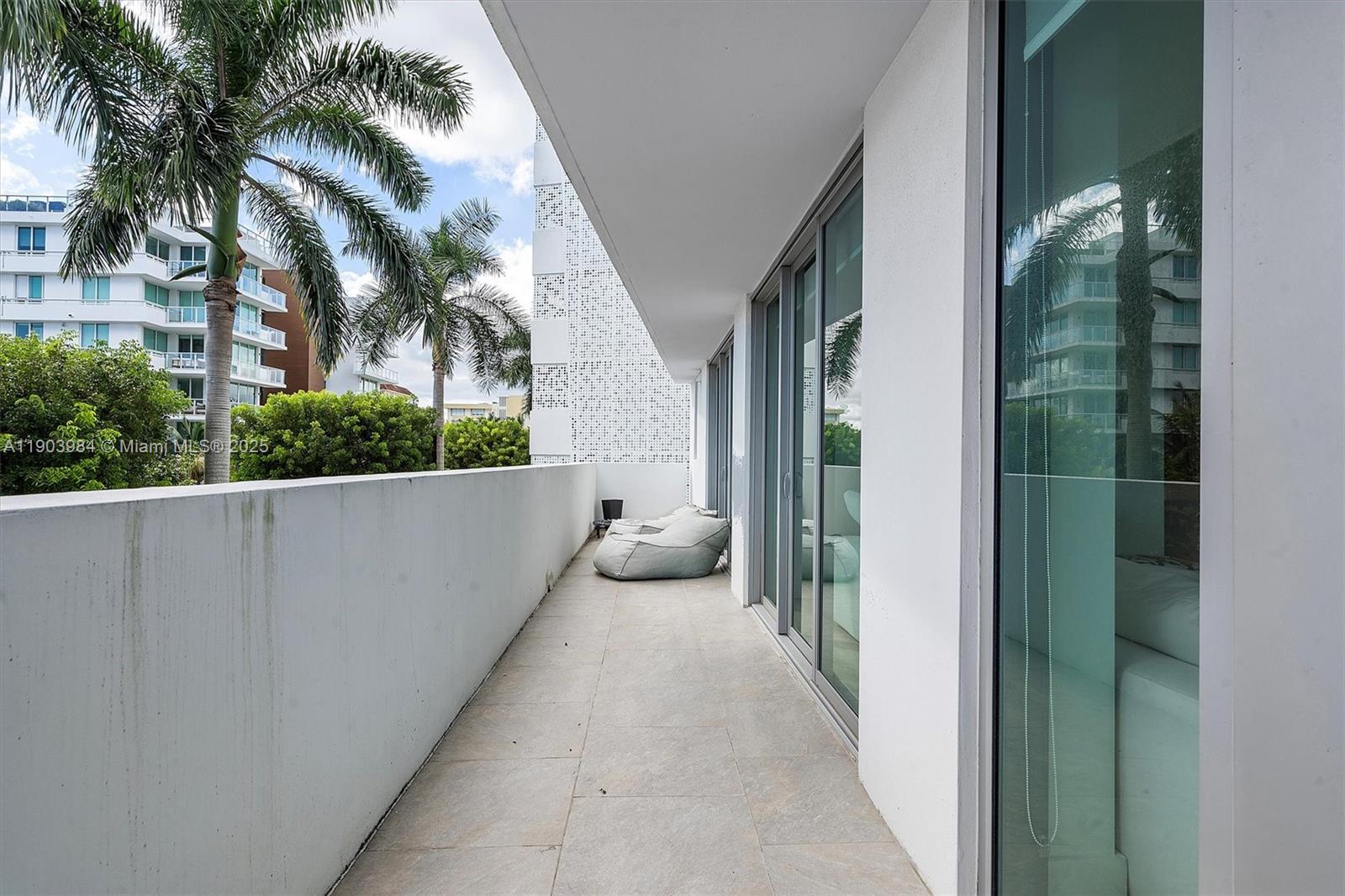 THE PALMS CONDO - Residential