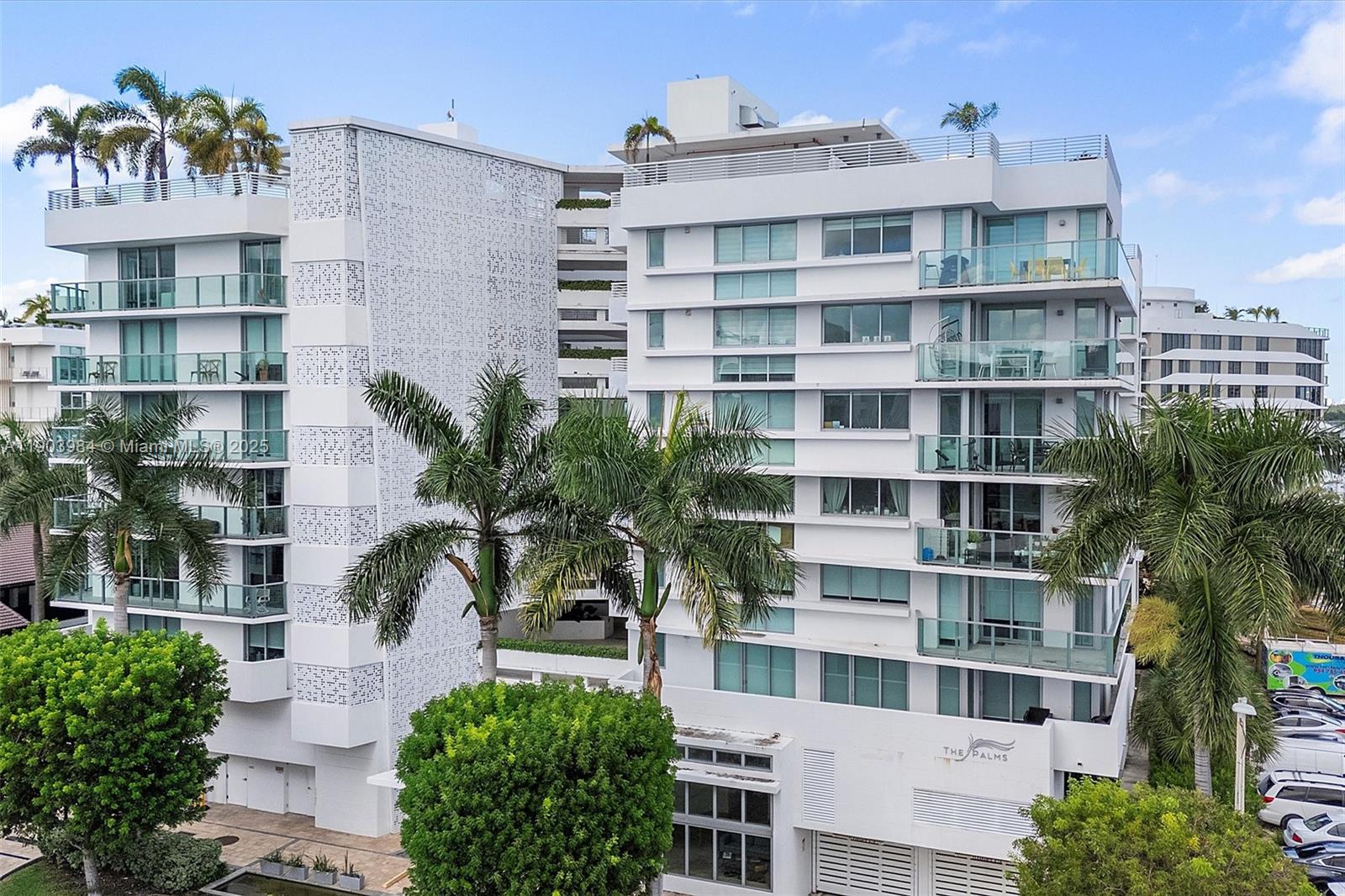 THE PALMS CONDO - Residential