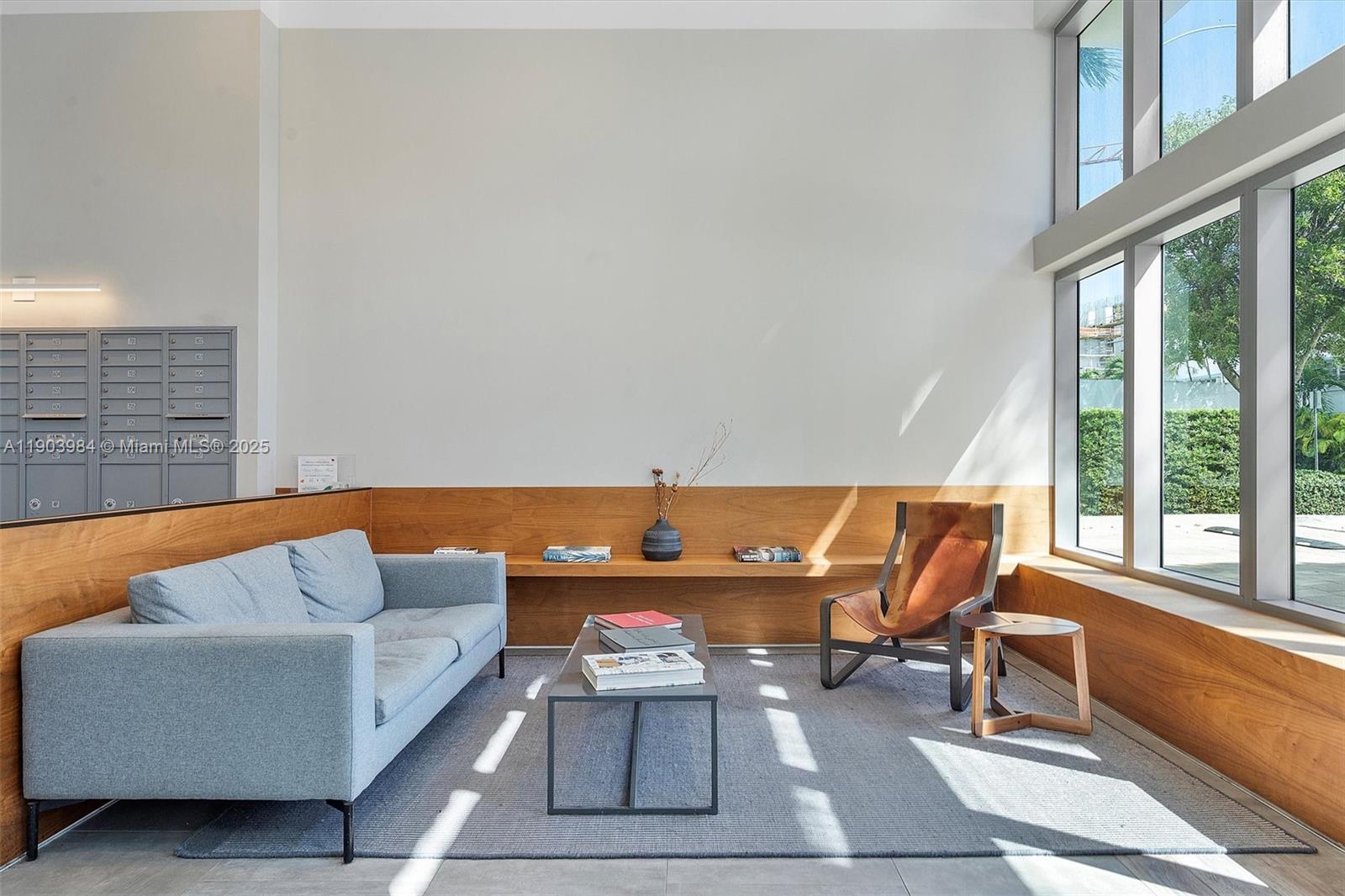 THE PALMS CONDO - Residential