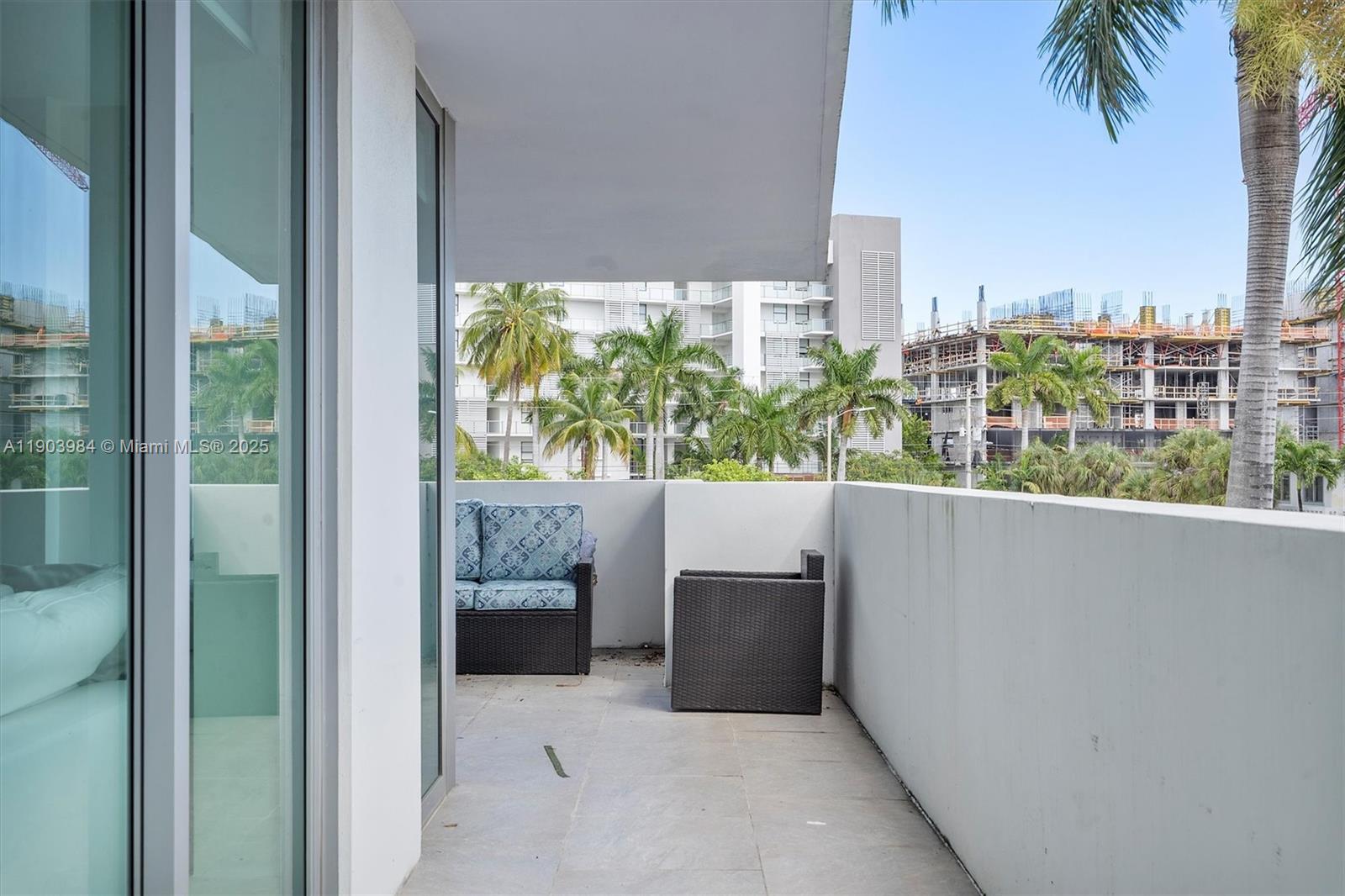 THE PALMS CONDO - Residential