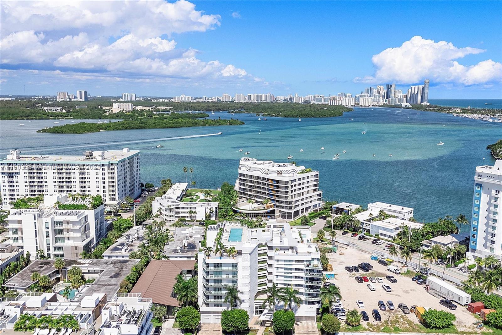 THE PALMS CONDO - Residential