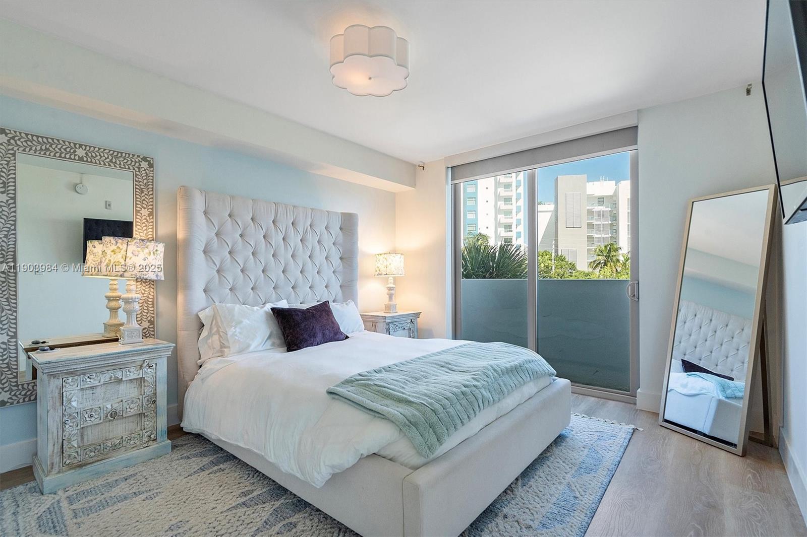 THE PALMS CONDO - Residential