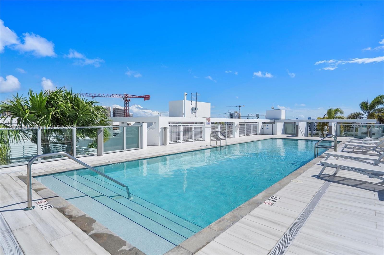 THE PALMS CONDO - Residential