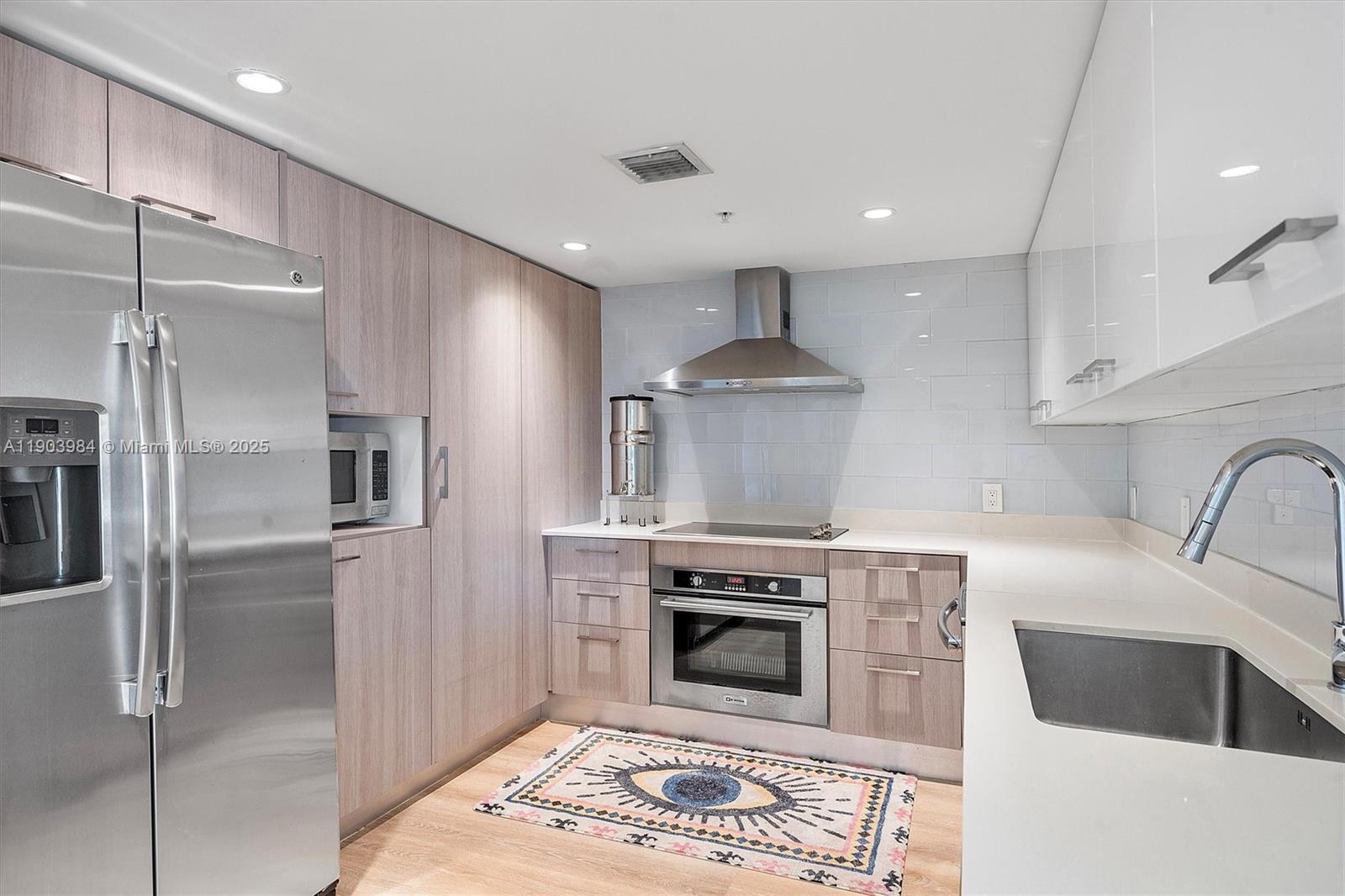 THE PALMS CONDO - Residential