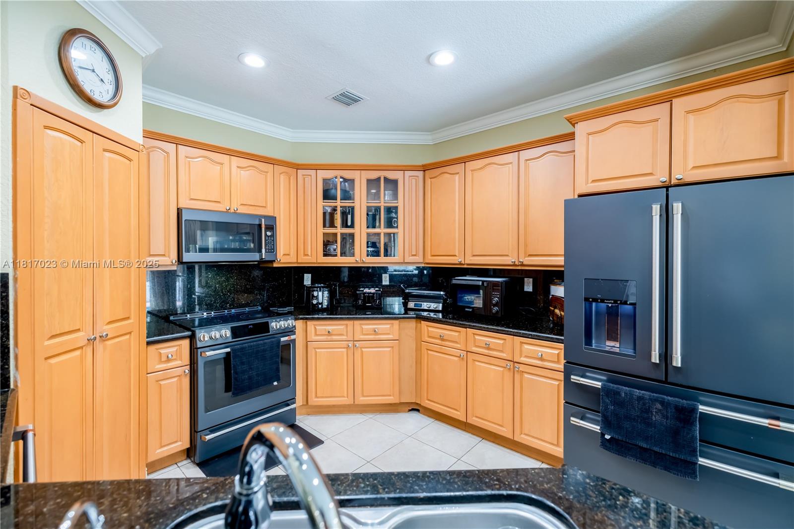 KARENERO FALLS - Residential