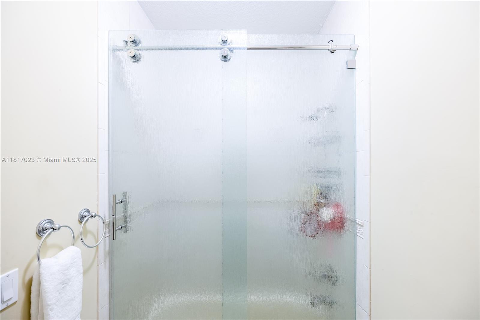 KARENERO FALLS - Residential