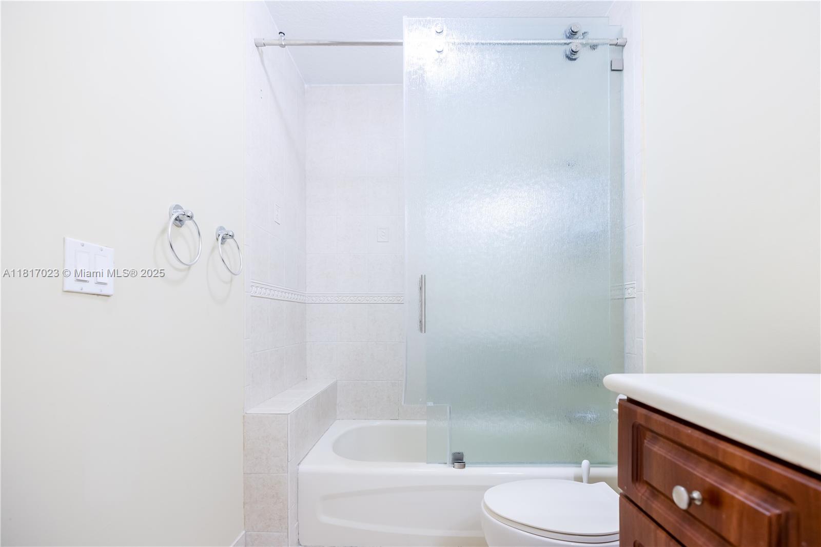 KARENERO FALLS - Residential