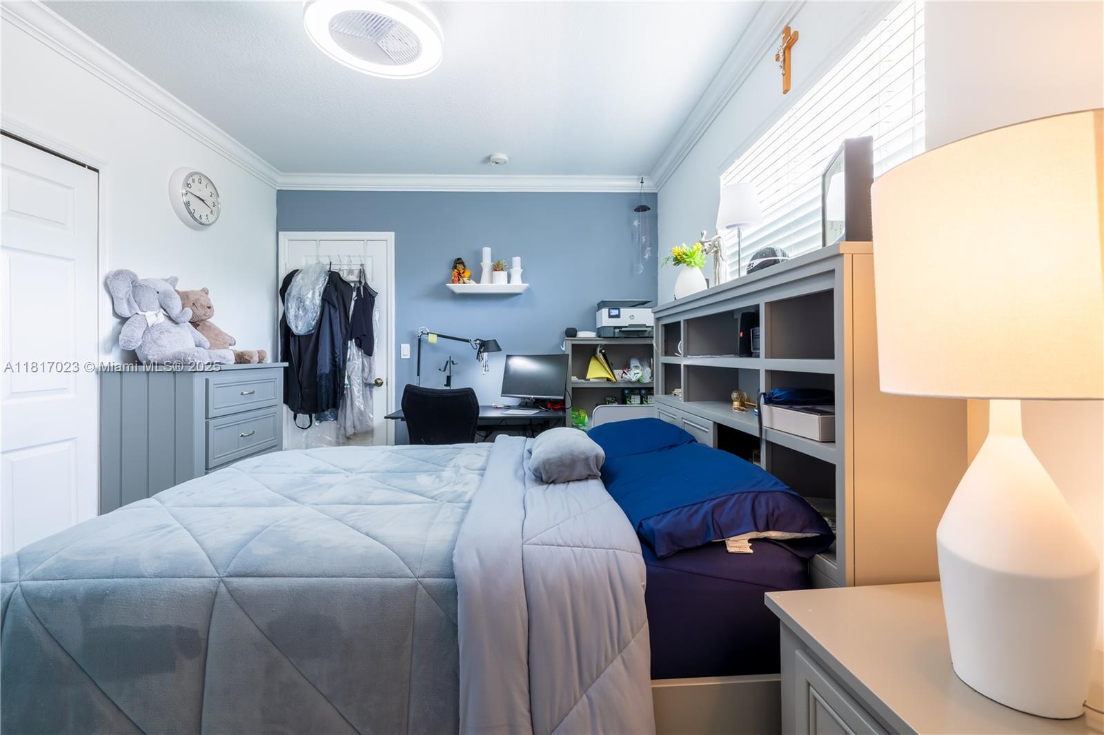 KARENERO FALLS - Residential