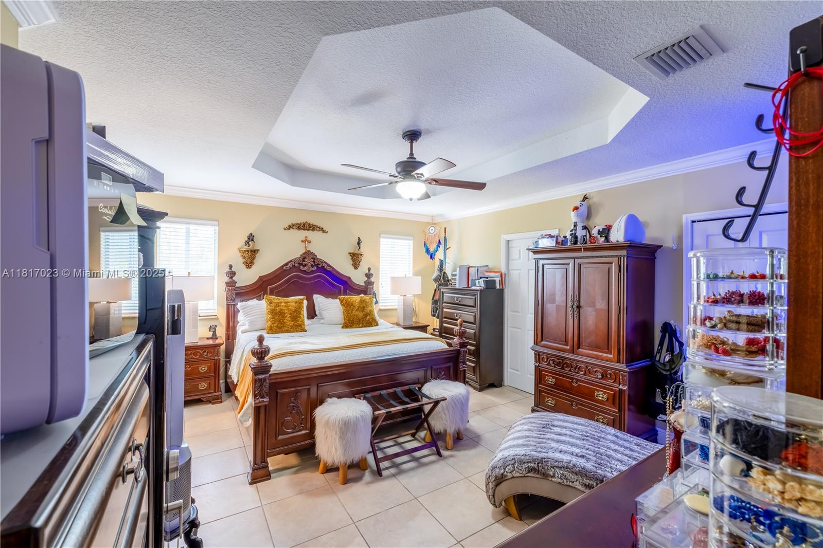 KARENERO FALLS - Residential