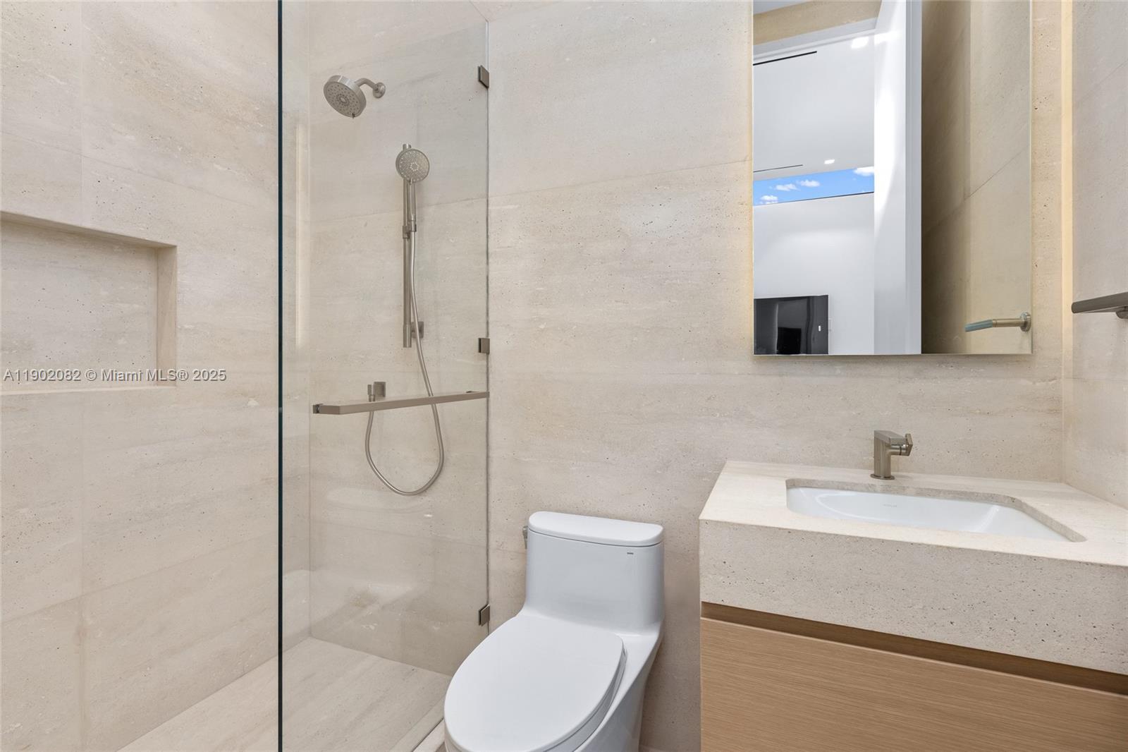 SUNSET ISLANDS-ISLAND NO - Residential