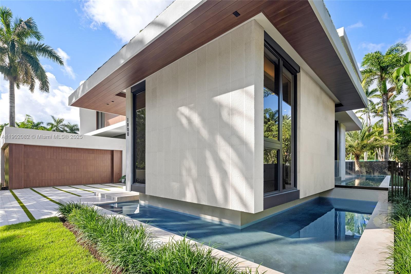 SUNSET ISLANDS-ISLAND NO - Residential