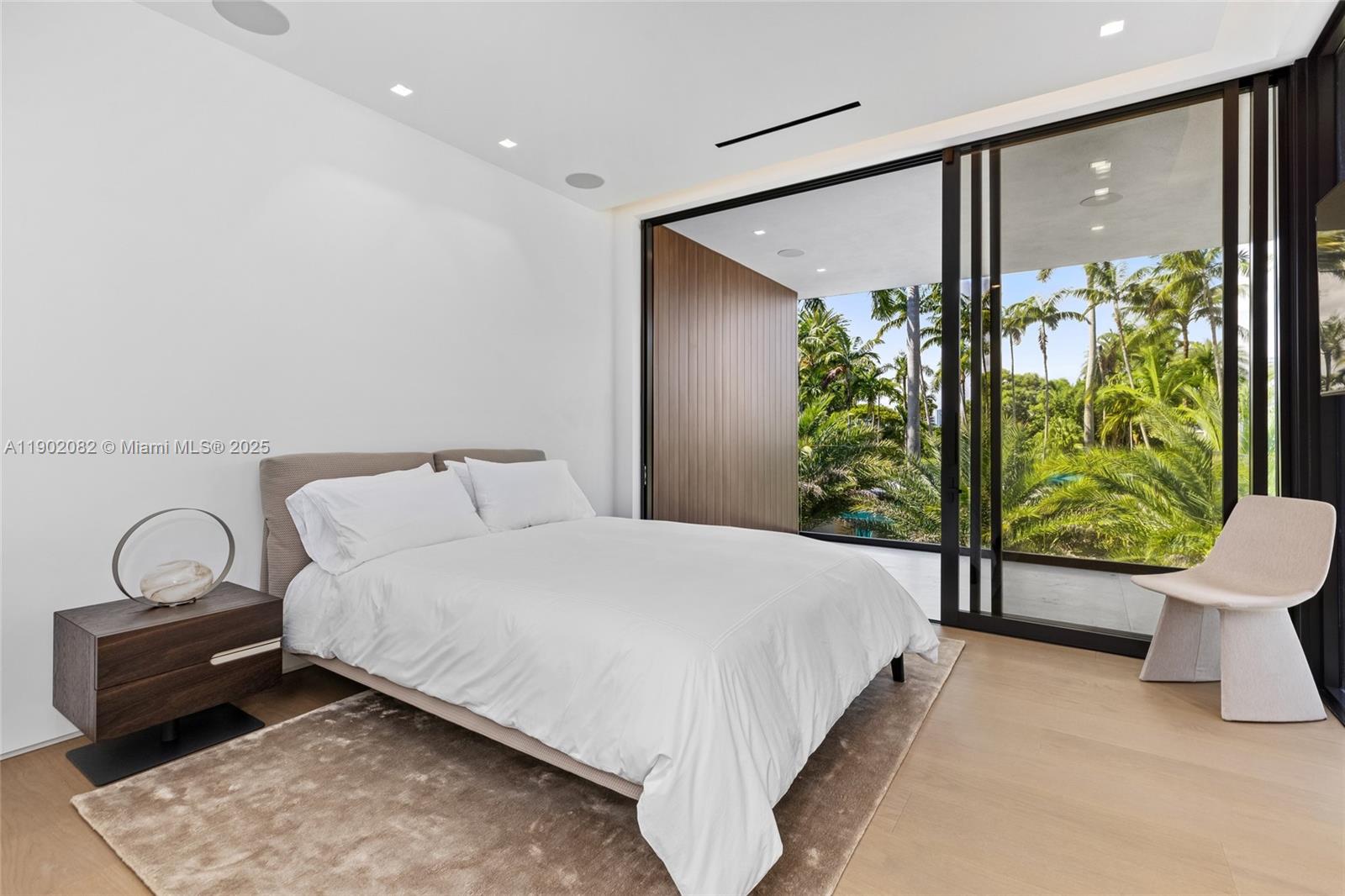 SUNSET ISLANDS-ISLAND NO - Residential