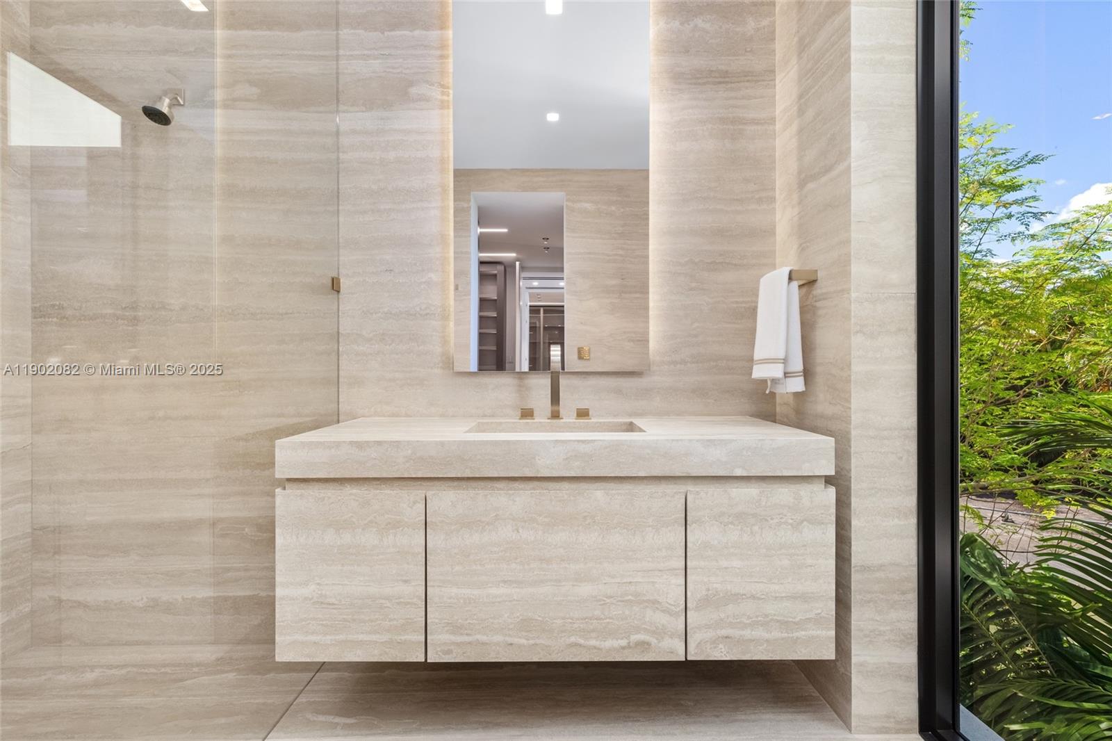 SUNSET ISLANDS-ISLAND NO - Residential