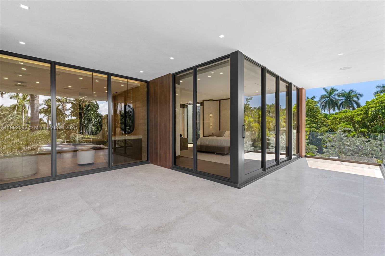 SUNSET ISLANDS-ISLAND NO - Residential