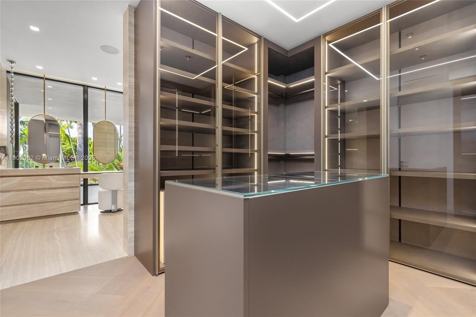 SUNSET ISLANDS-ISLAND NO - Residential