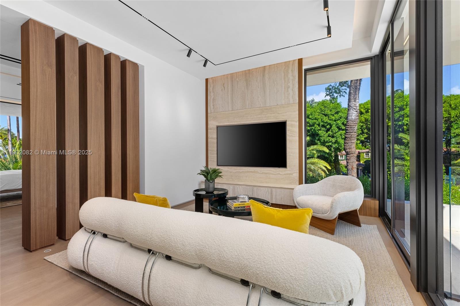 SUNSET ISLANDS-ISLAND NO - Residential