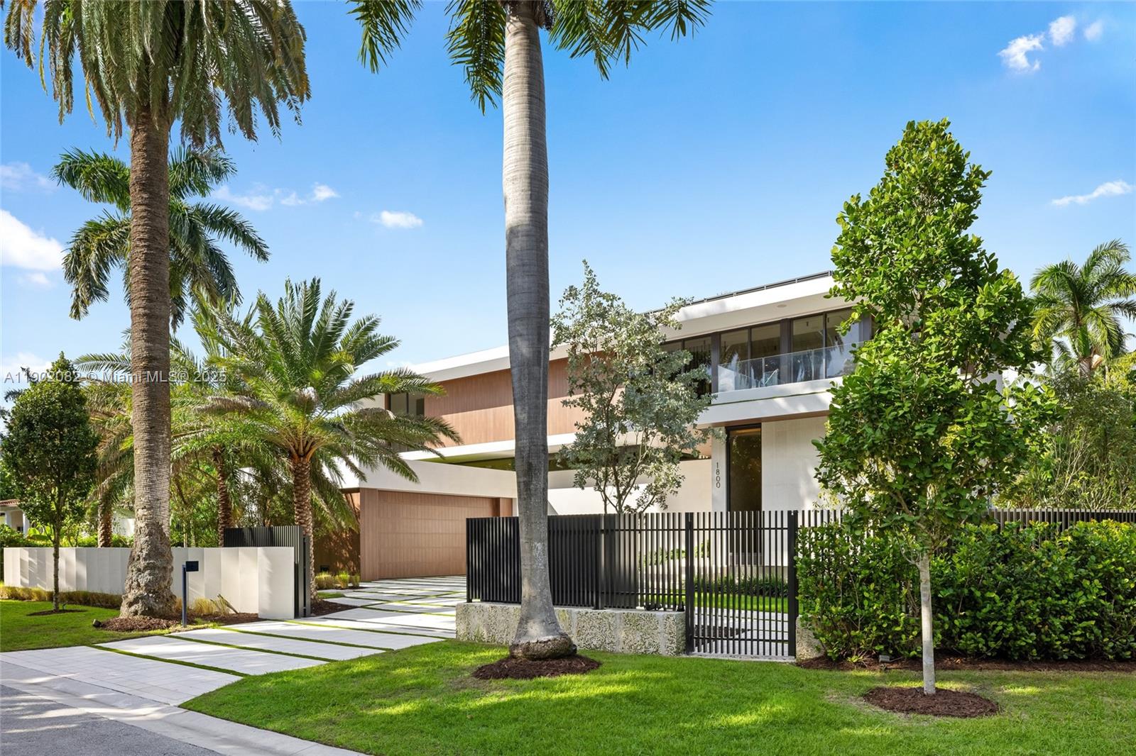 SUNSET ISLANDS-ISLAND NO - Residential