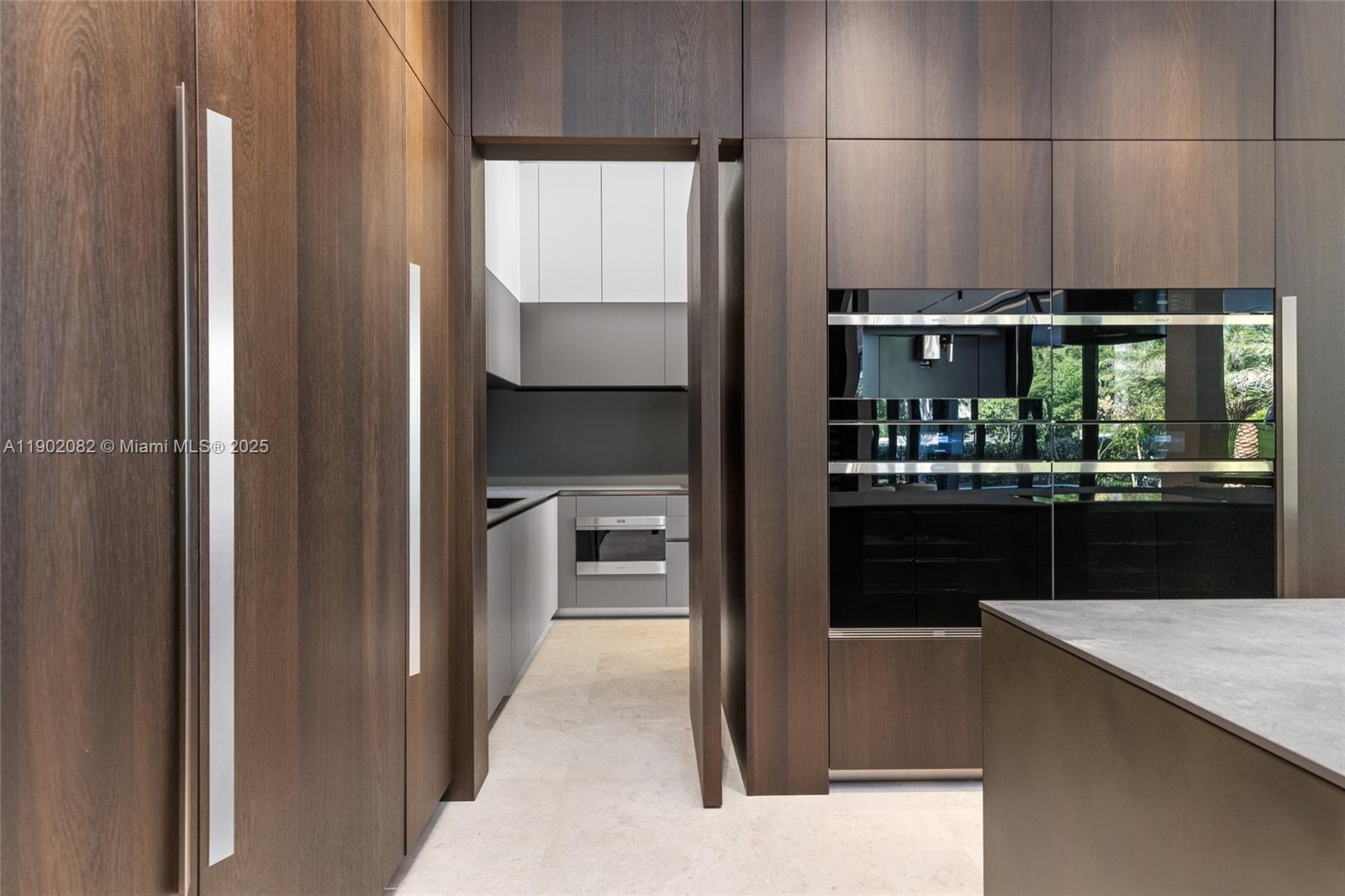 SUNSET ISLANDS-ISLAND NO - Residential