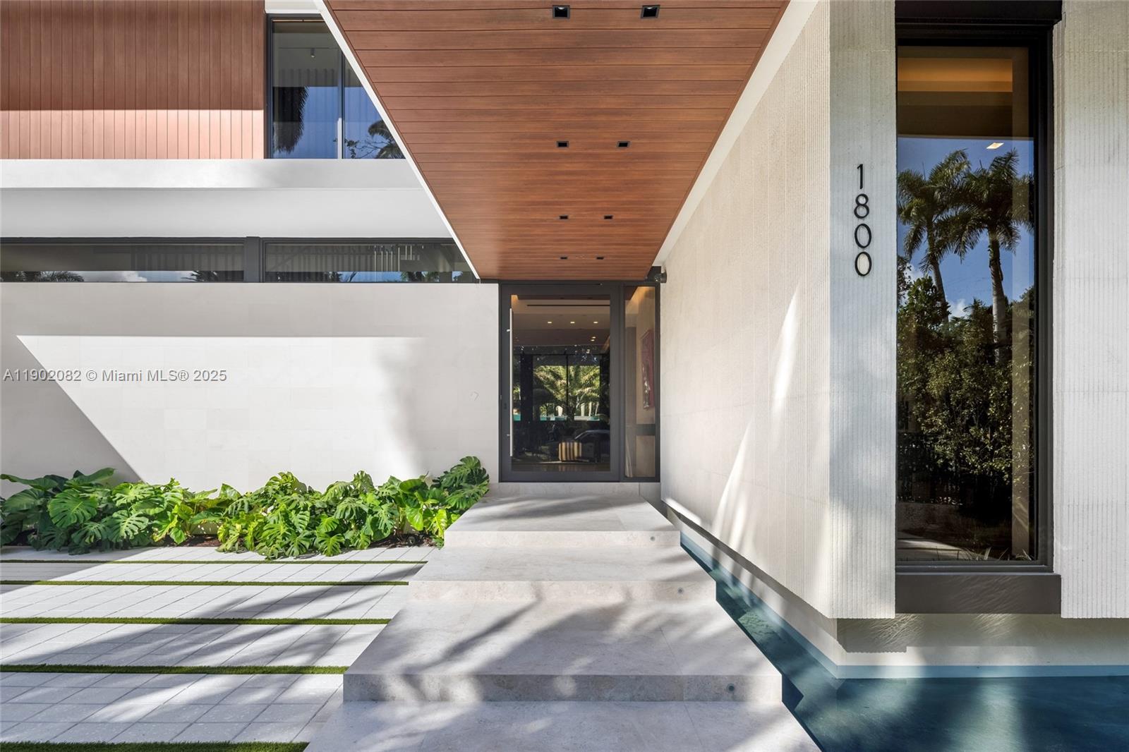 SUNSET ISLANDS-ISLAND NO - Residential