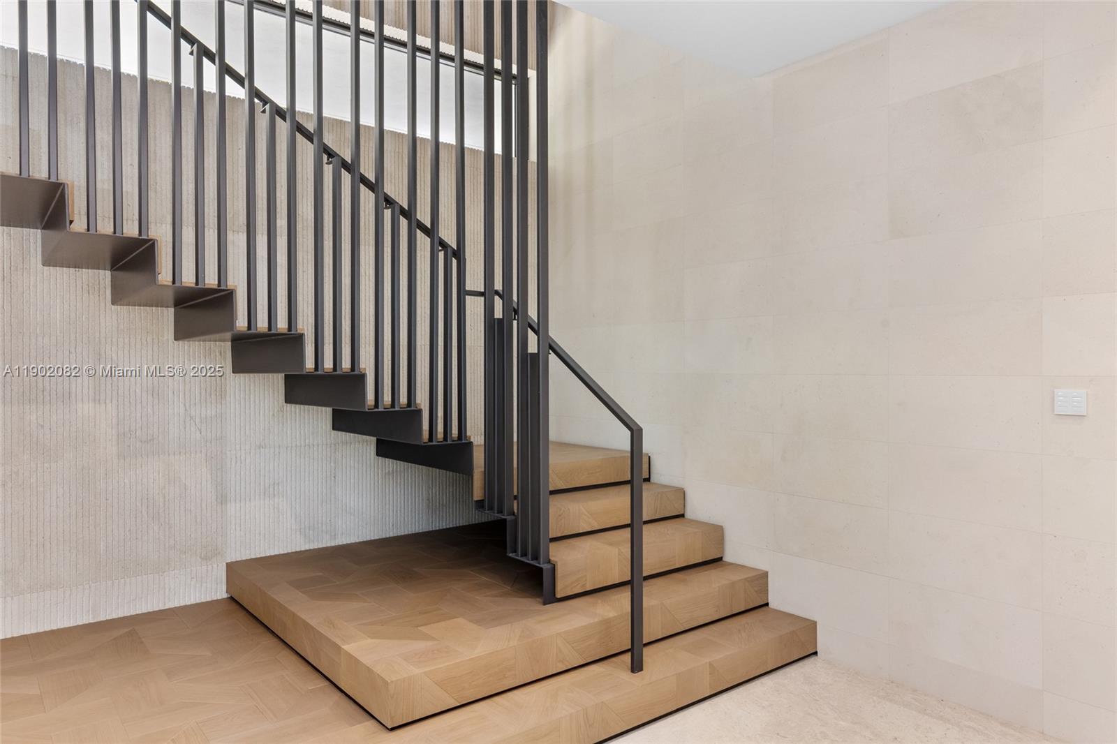 SUNSET ISLANDS-ISLAND NO - Residential