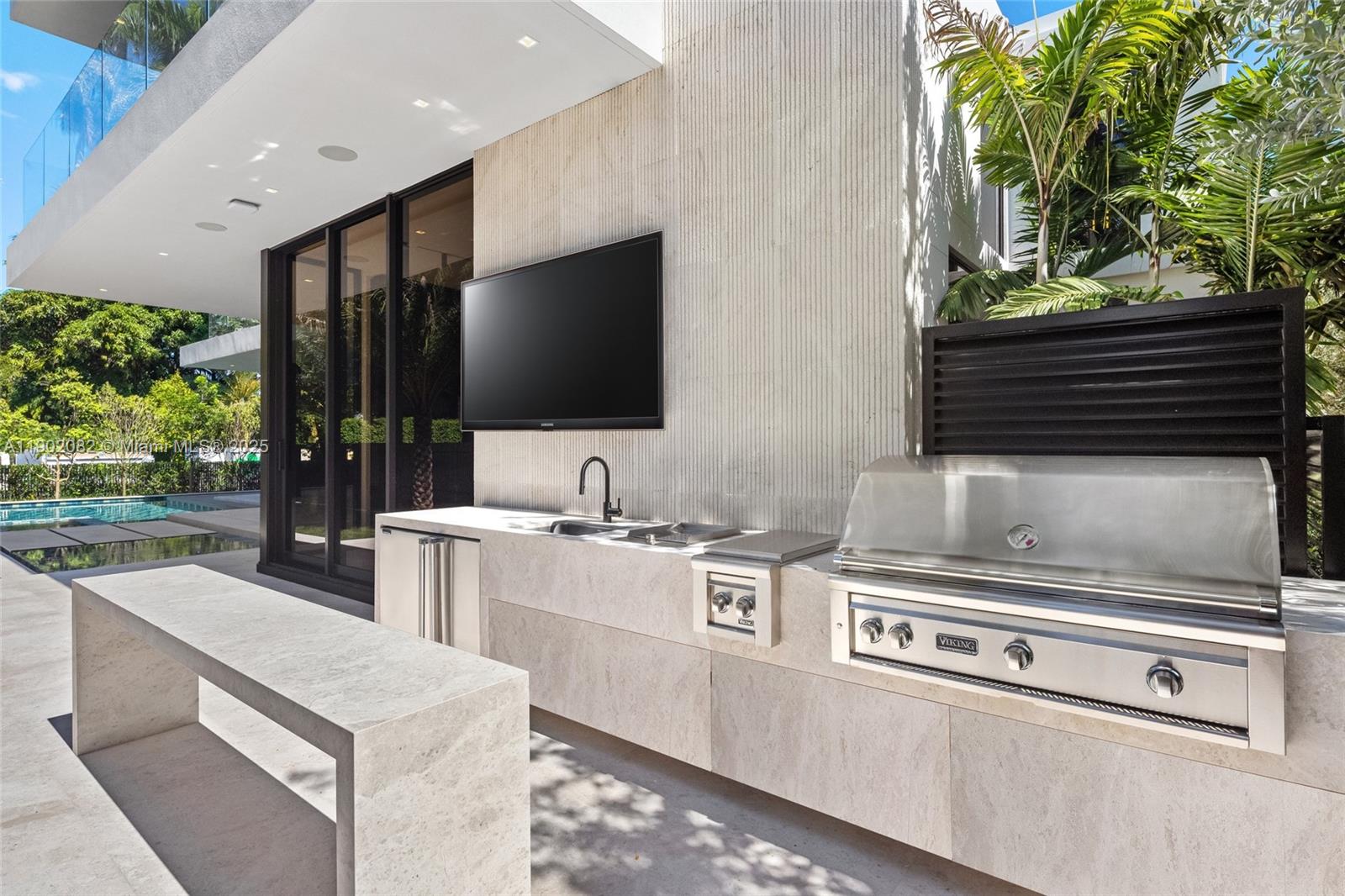 SUNSET ISLANDS-ISLAND NO - Residential