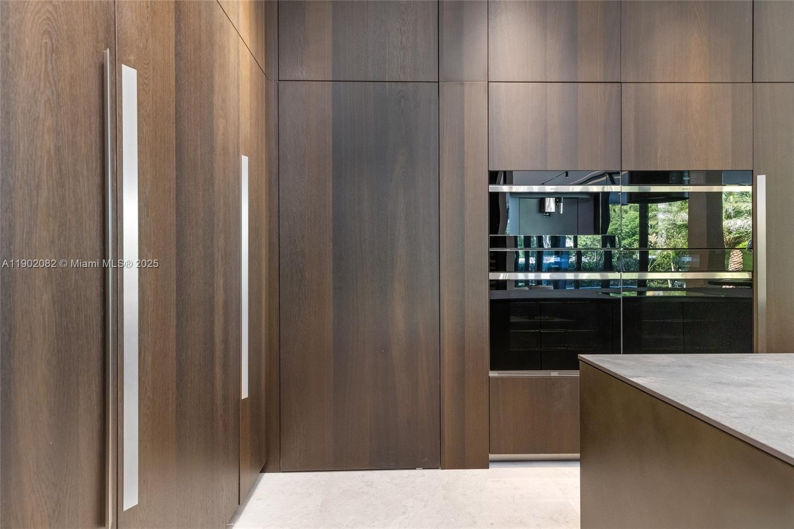 SUNSET ISLANDS-ISLAND NO - Residential