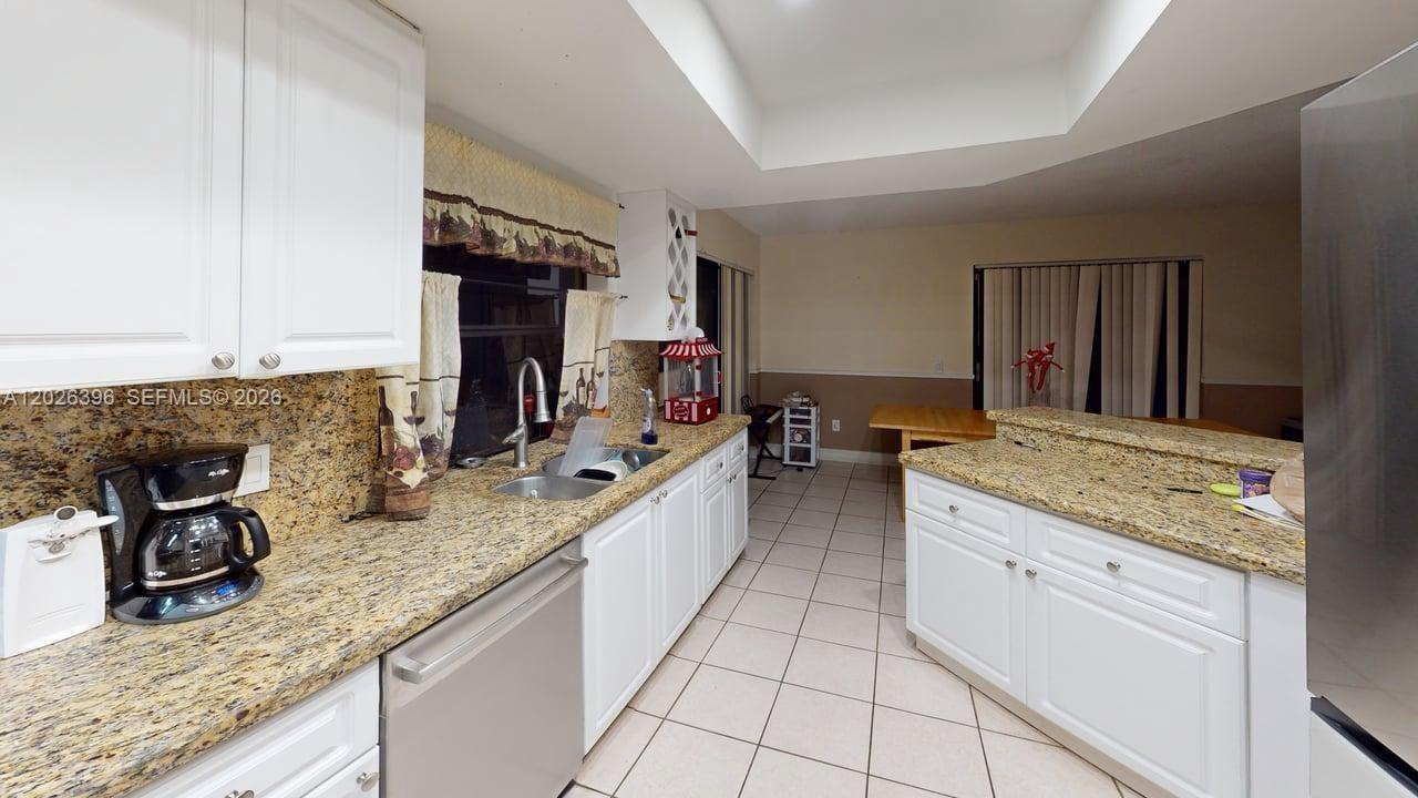 LAKES OF THE MEADOW SEC 4 - Residential