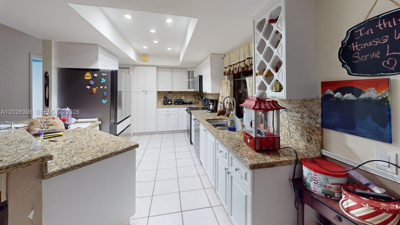 LAKES OF THE MEADOW SEC 4 - Residential