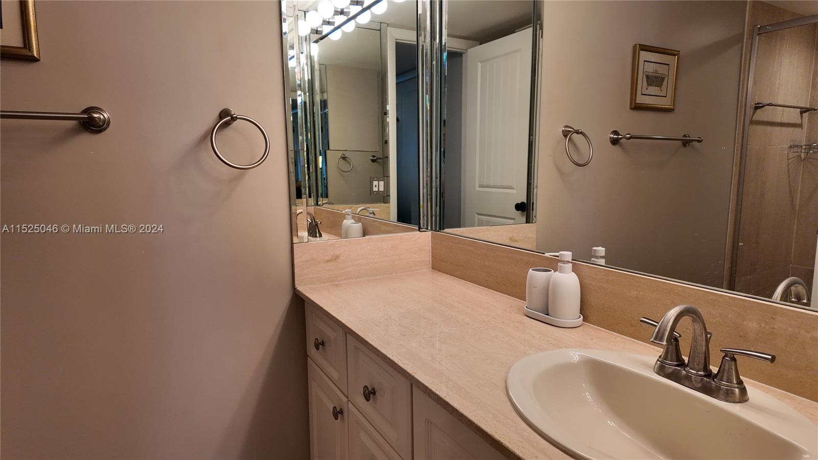 SUMMIT CONDO - Residential Lease