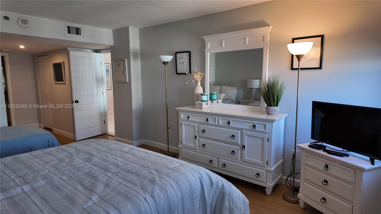 SUMMIT CONDO - Residential Lease