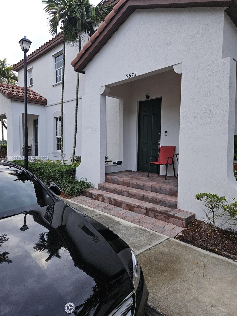 9572 SW 169th Pl 9572
