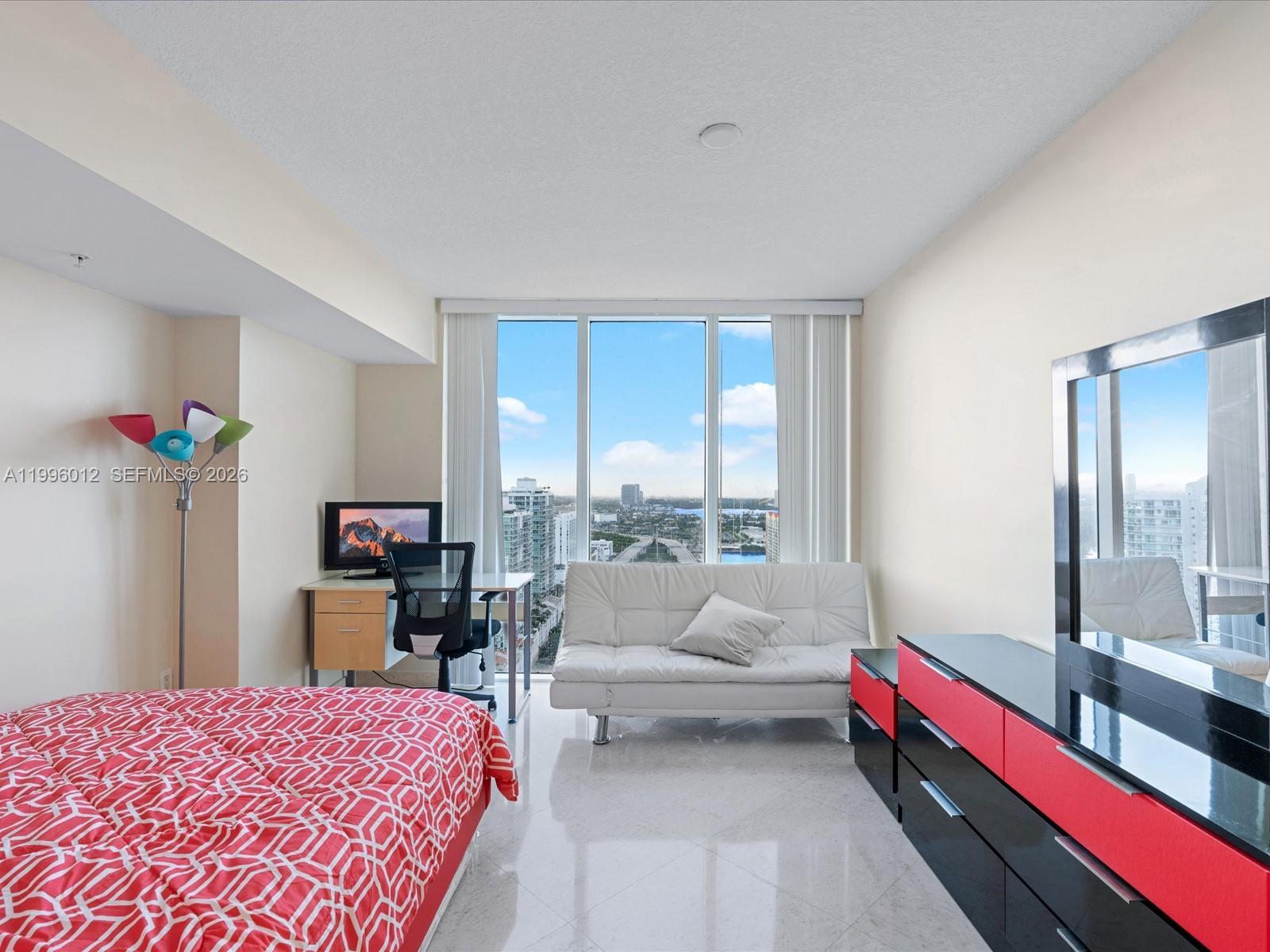 LA PERLA CONDO - Residential Lease