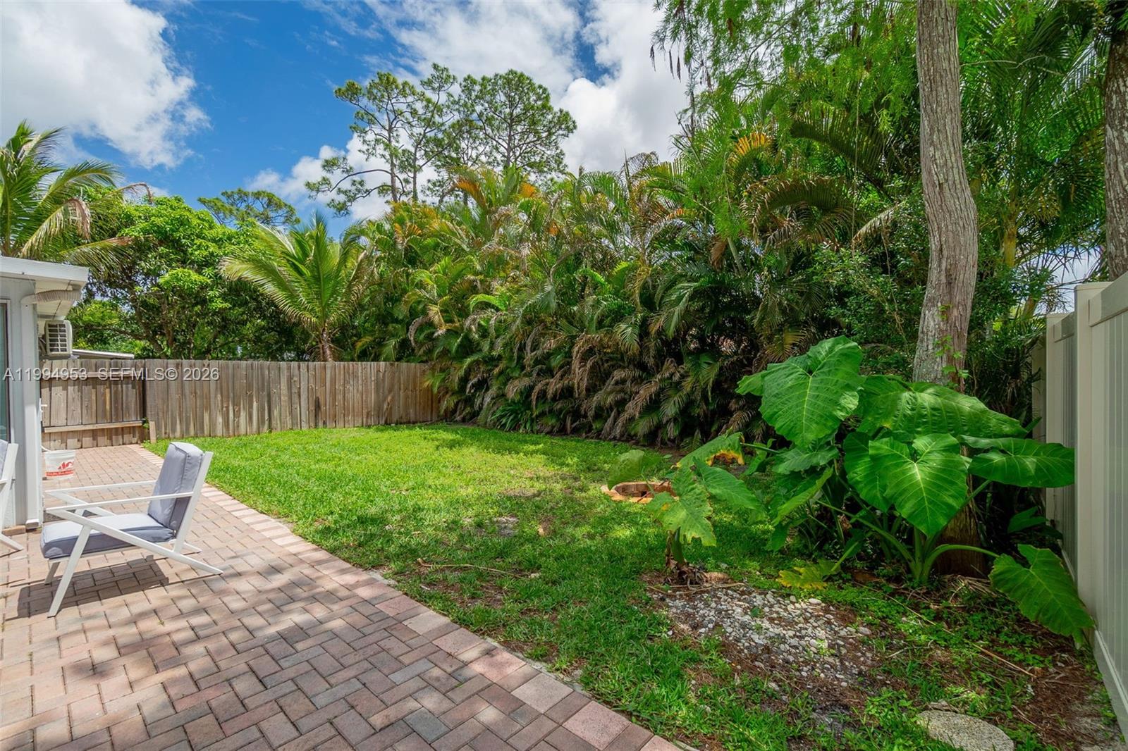 SUGAR POND MANOR OF WELLI - Residential