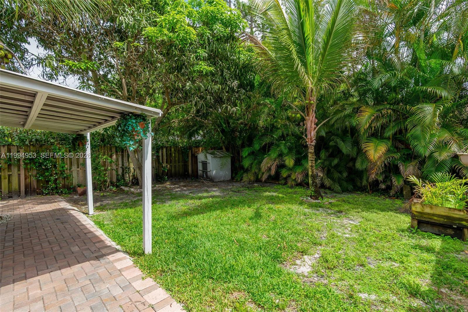 SUGAR POND MANOR OF WELLI - Residential