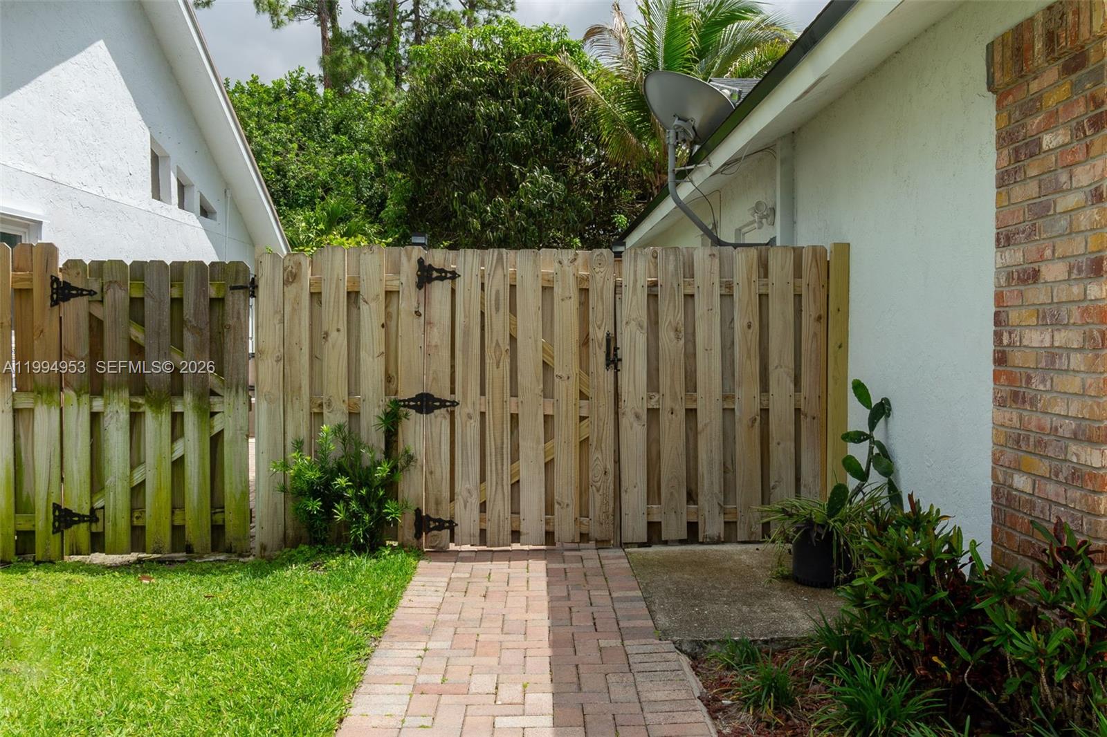 SUGAR POND MANOR OF WELLI - Residential