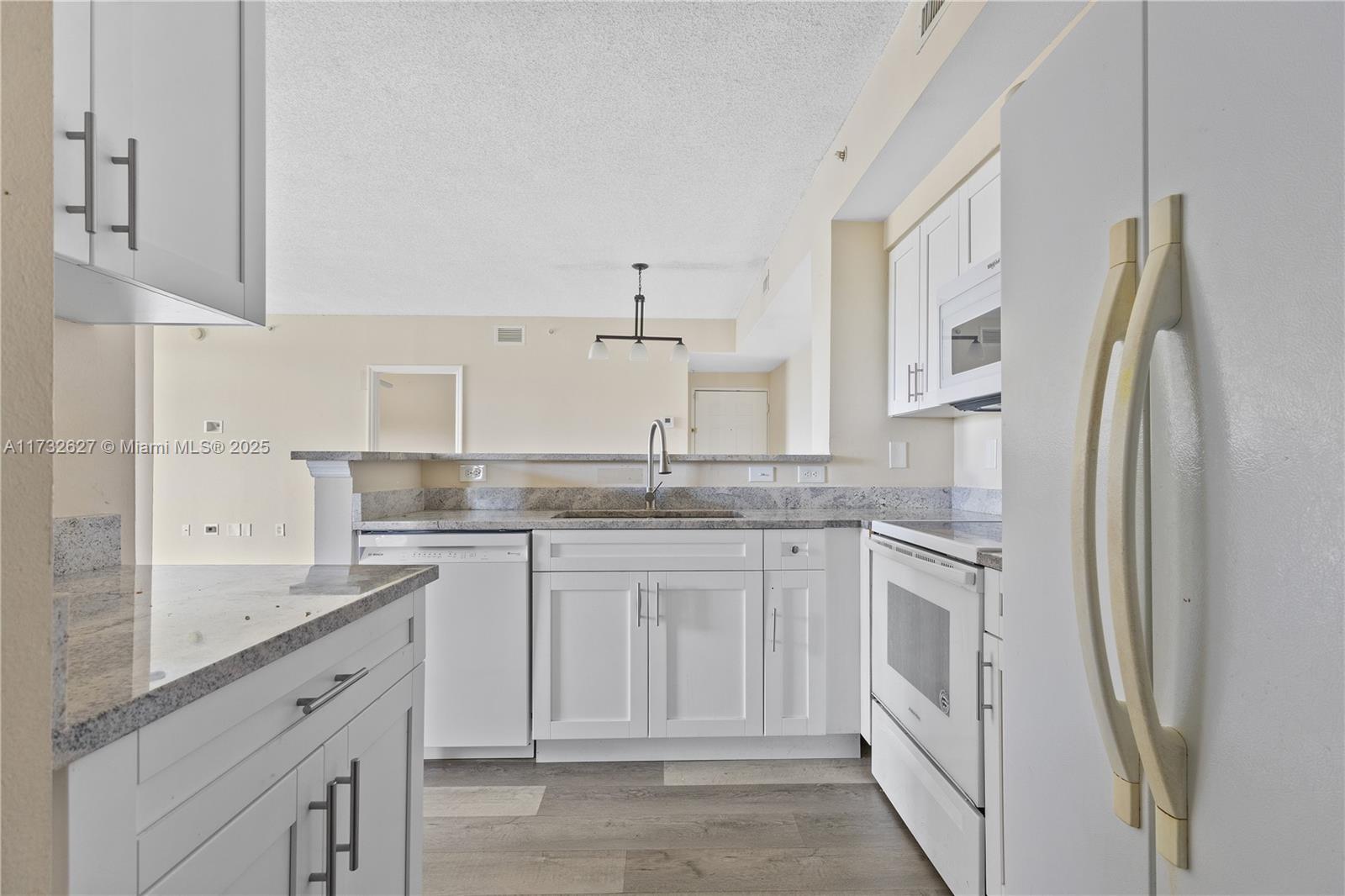 2090 W Preserve Way 202, Miramar, Broward County, Florida - 3 Bedrooms  
2 Bathrooms - 