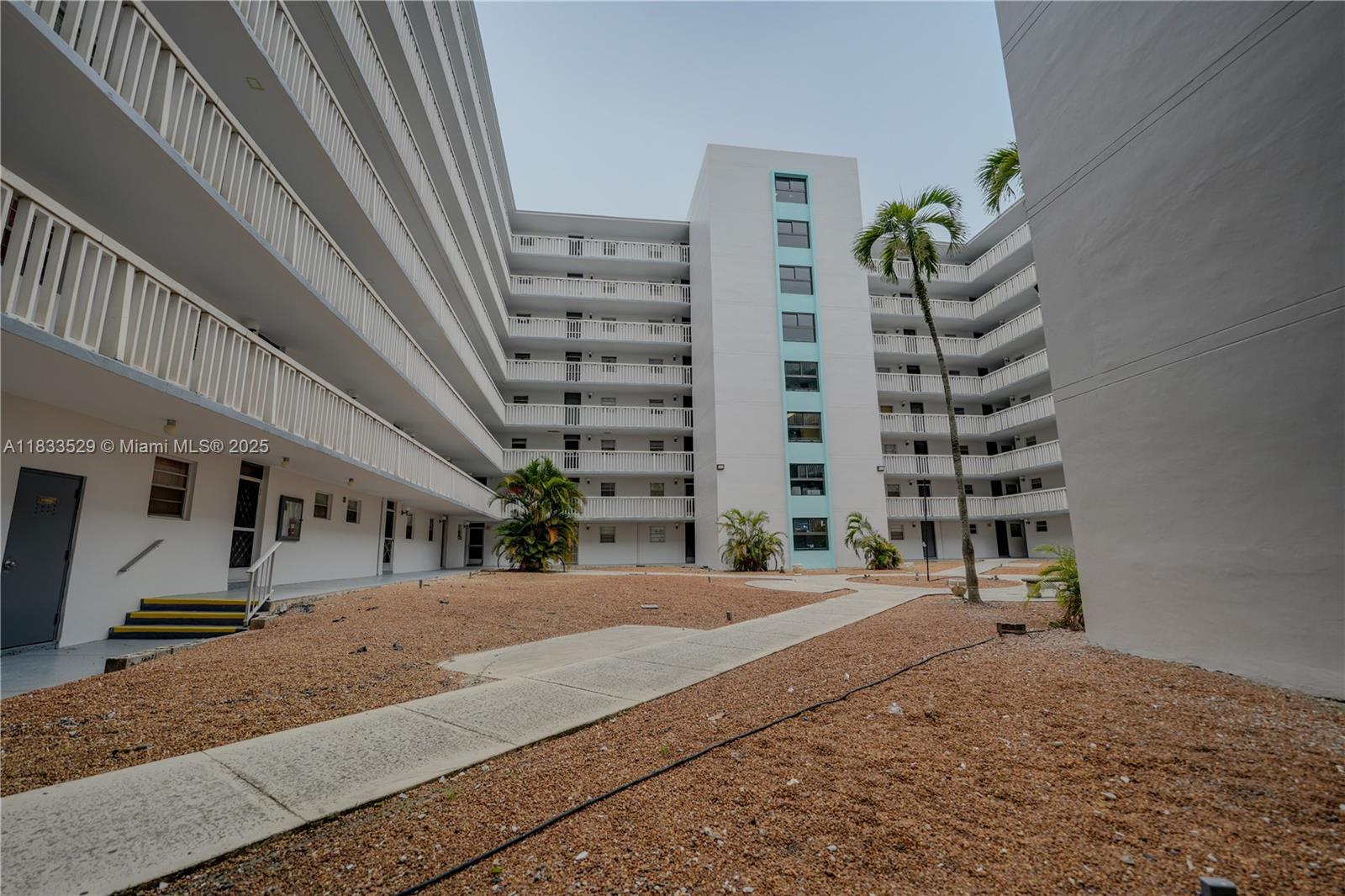 Beautifully redone 1 bedroom 1 bathroom right off of I-95. On the 4th floor with a balcony. New carpet in all rooms. Ready to move in ASAP.