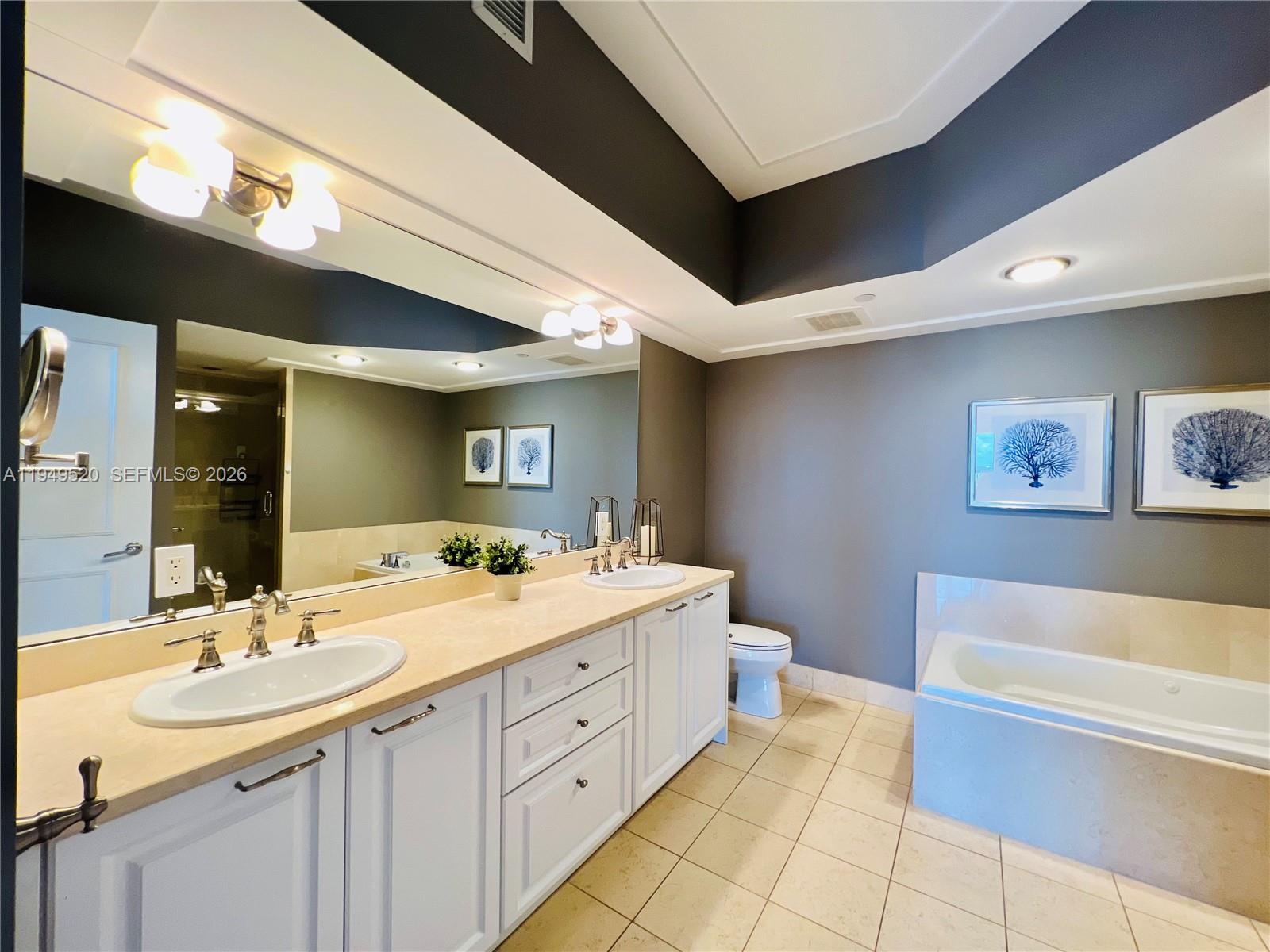 TURNBERRY VLG NO TOWER CO - Residential