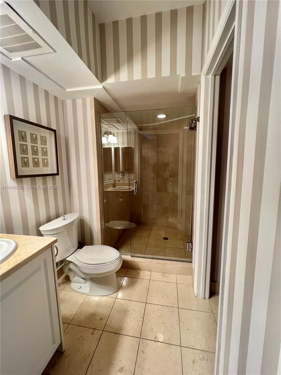 TURNBERRY VLG NO TOWER CO - Residential