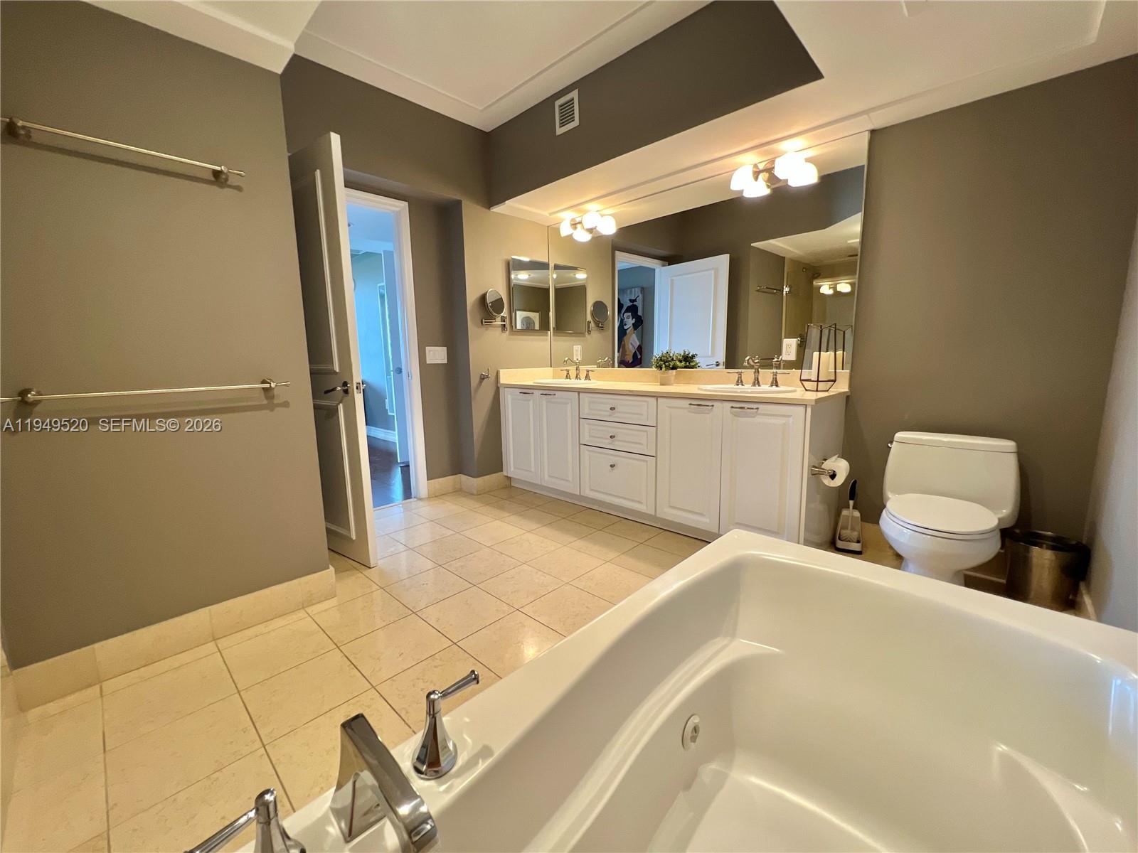 TURNBERRY VLG NO TOWER CO - Residential