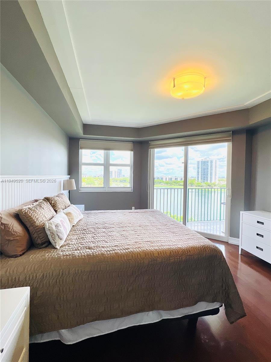 TURNBERRY VLG NO TOWER CO - Residential