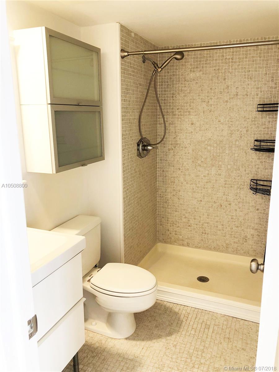 THE PALM BAY YACHT CLUB C - Residential