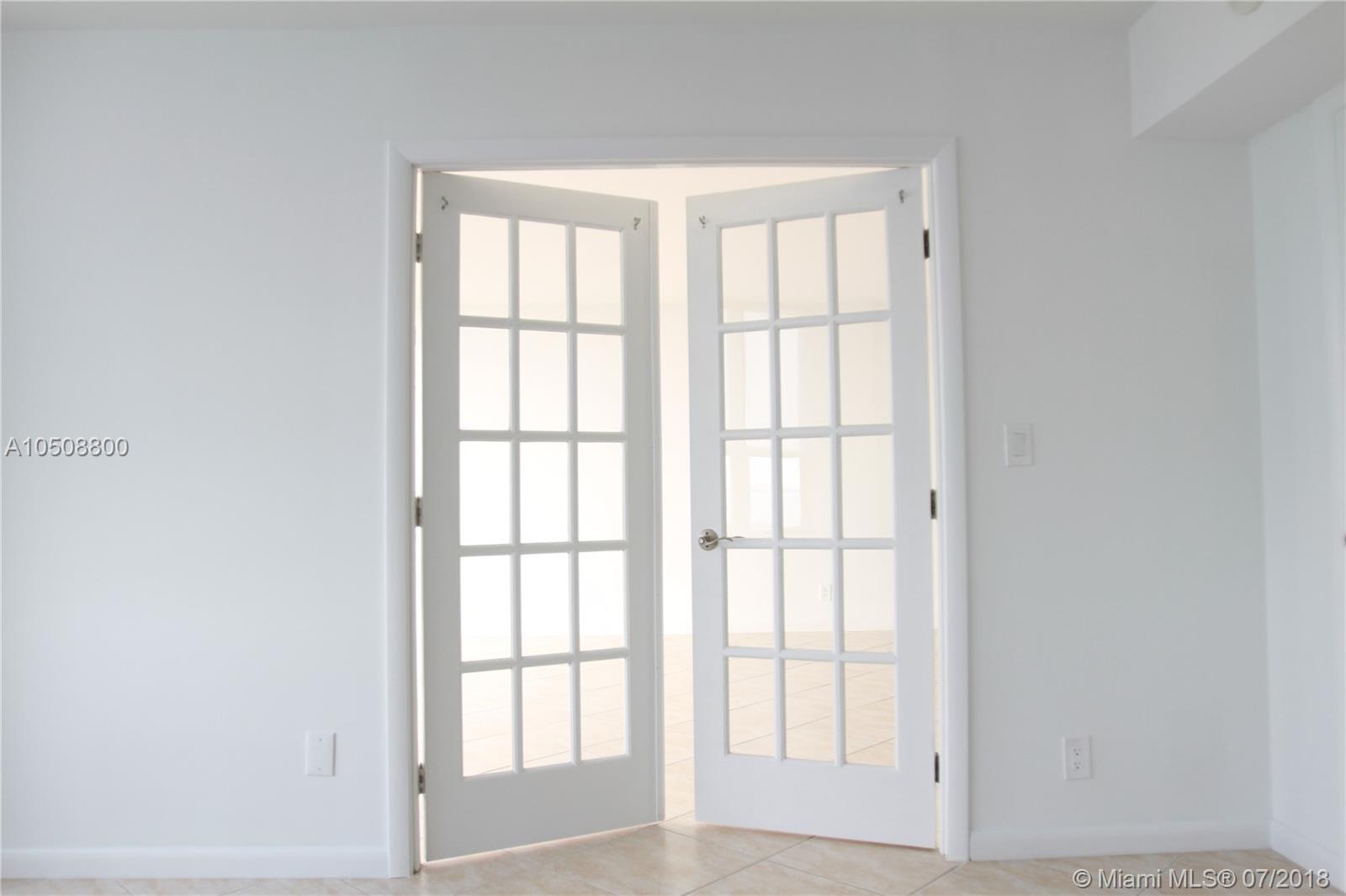 THE PALM BAY YACHT CLUB C - Residential