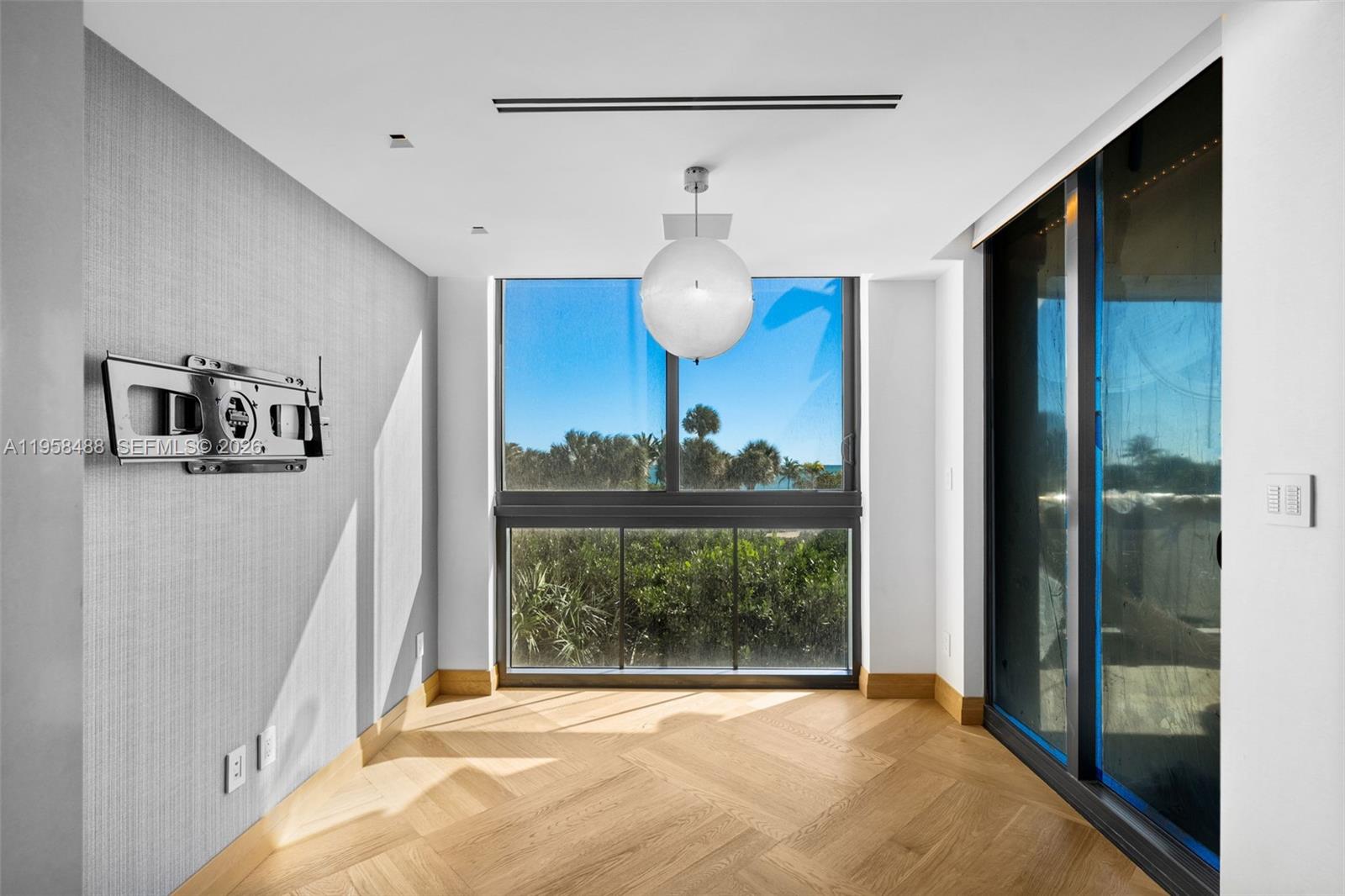 BAL HARBOUR TOWER CONDO - Residential