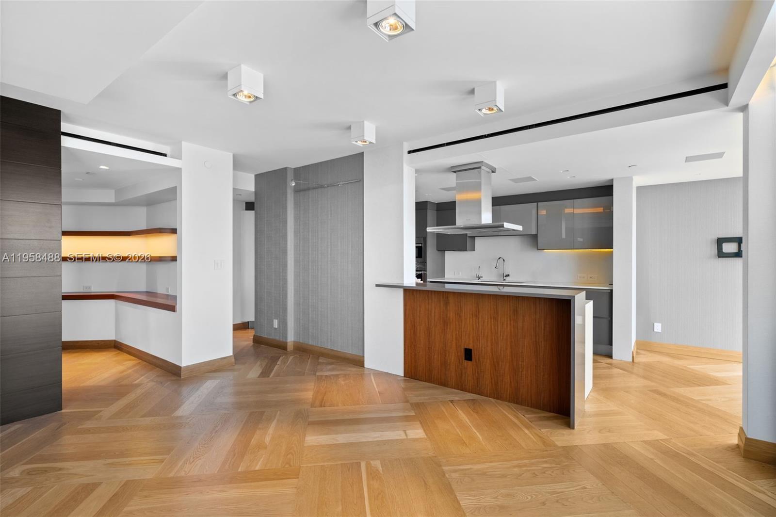 BAL HARBOUR TOWER CONDO - Residential