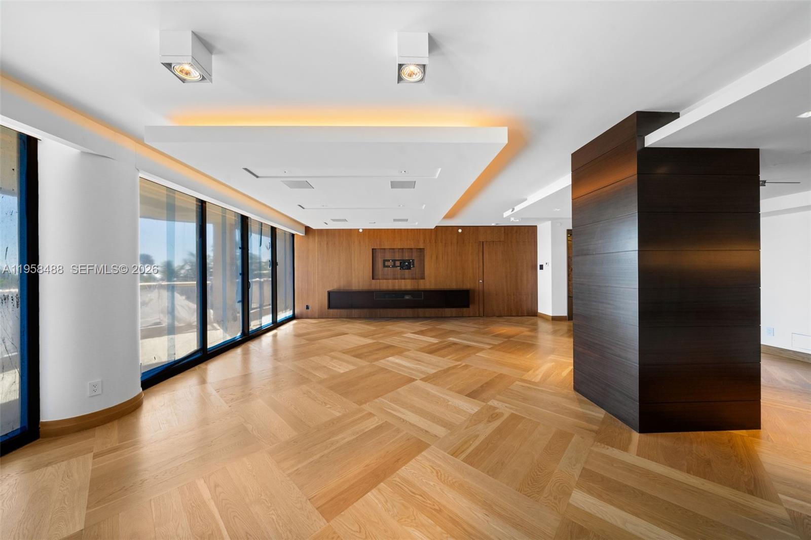 BAL HARBOUR TOWER CONDO - Residential