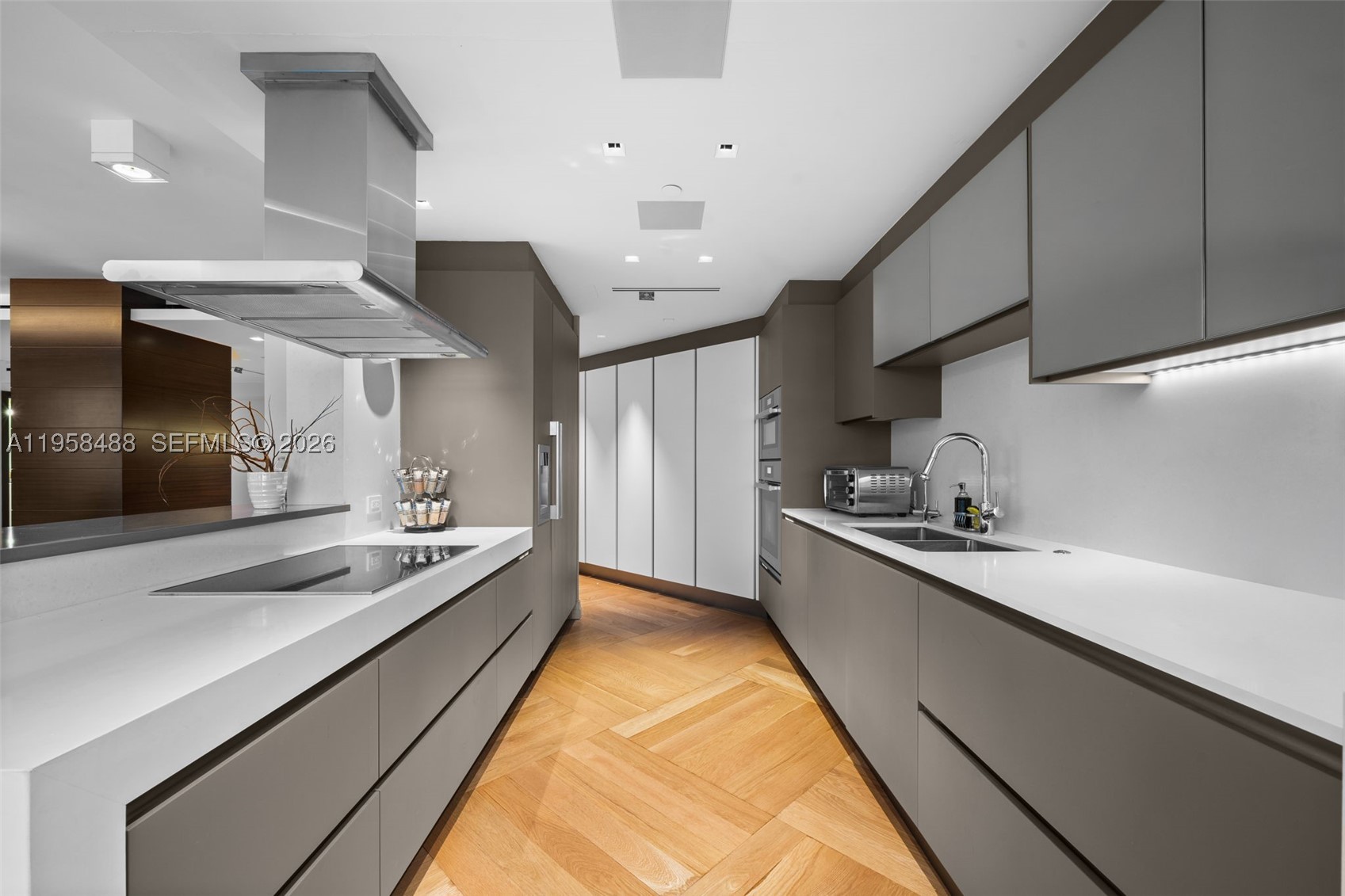 9999 Collins Ave Apt 3e, Bal Harbour, FL, 33154, USA, 3 Bedrooms Bedrooms, ,4 BathroomsBathrooms,Condo,Active,9999 Collins Ave Apt 3e,A11958488